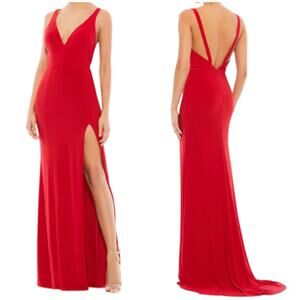 Mac Duggal NWOT Plunge Neck High Slit Gown Size 8 Sleeveless V-Neck Red Train